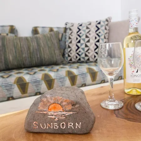 Sunborn * Οία